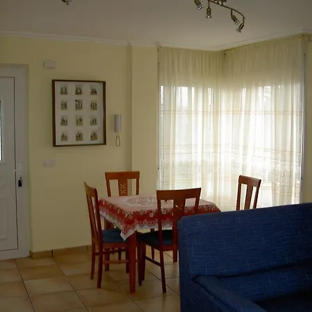 Chalet De 3 Dormitorios Nyaraló Foz